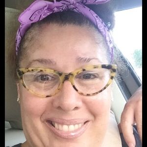 Meet your Posher, Deidre